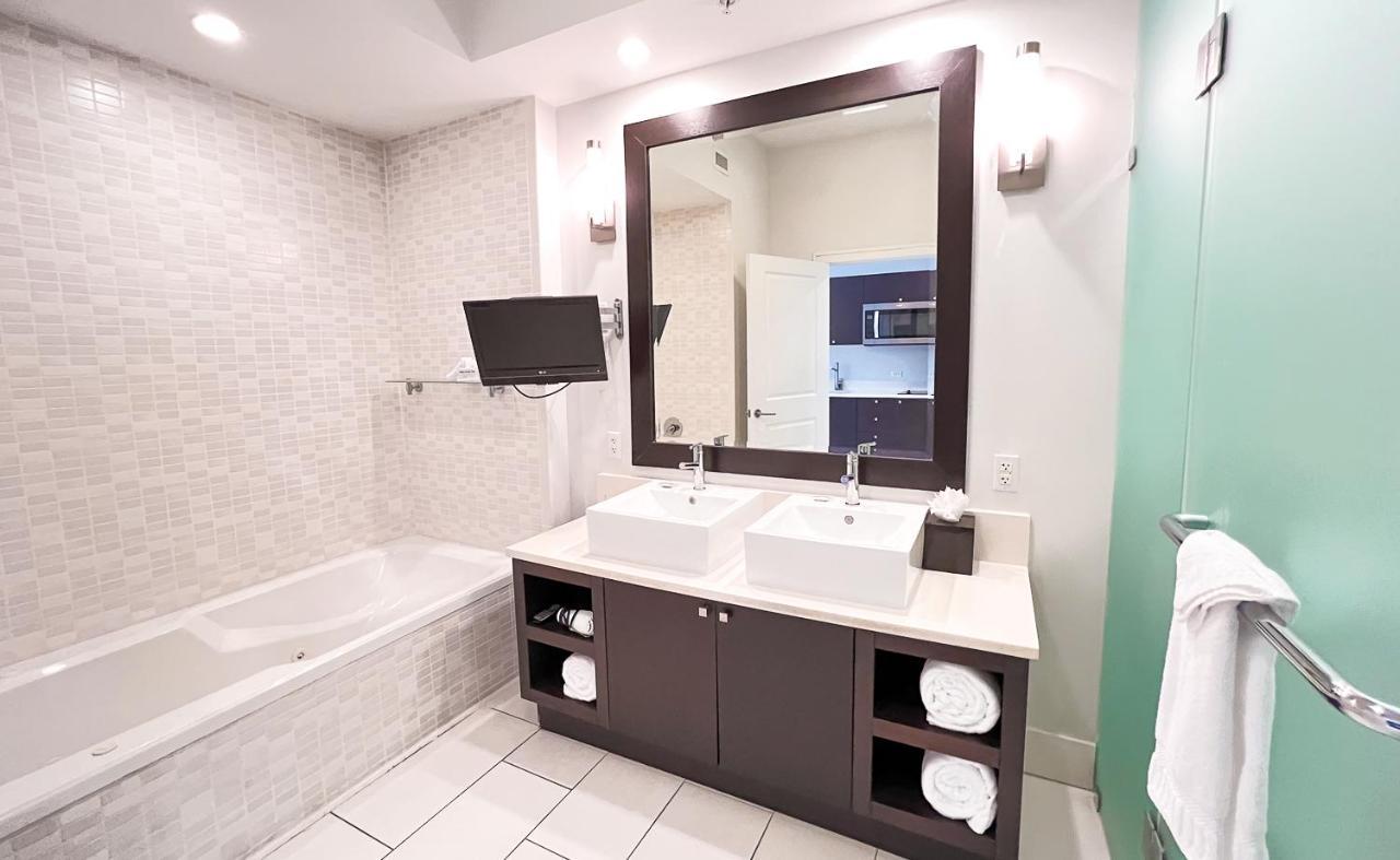אפרטהוטל מיאמי Modern Private Studio - King Bed, Jacuzzi, Balcony And Pool מראה חיצוני תמונה